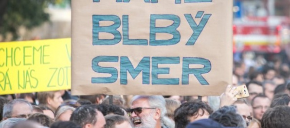 Mladí Slováci sú frustrovaní, nedôverujú vláde ani parlamentu, chcú odísť z krajiny