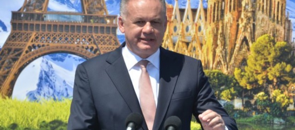 Poslanec Marček žiada od prezidentskej kancelárie odpovede o stretnutí Kisku so Sorosom