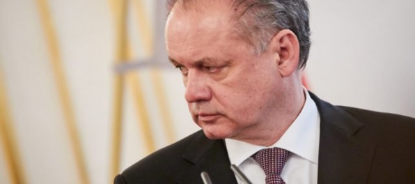 Kiska podľa analytikov daňovú kauzu nezvláda dobre, Fico o nej mal vedieť už vopred