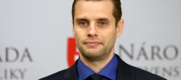 Brutálne zásahy polície počas referenda v Katalánsku sú zlou správou pre celú Európu, tvrdí Klus