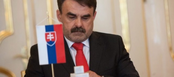 Čižnár si vyprosí obviňovanie z klamstva a zaťahovanie do sporu Kiska-Fico považuje za absurdné