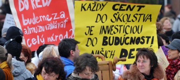 Učitelia vinia vládu, že už 555 dní nemá víziu pre školstvo