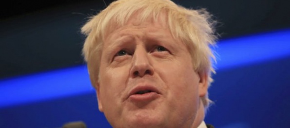 Britský minister Johnson pobúril slovami o mŕtvolách v Líbyi