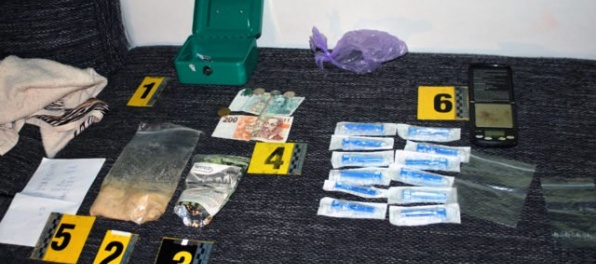 Foto: Pri akcii zameranej na drogy zaistili metamfetamín a obvinili štyroch ľudí