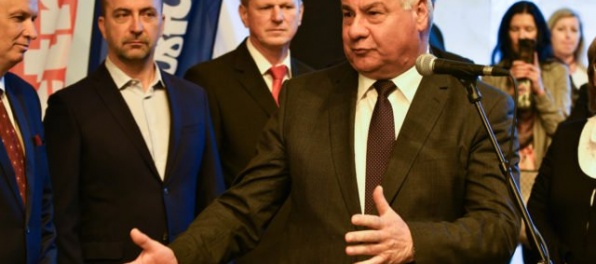 OĽaNO žiada zverejniť zmluvy o výkupe pozemkov pre D4 a R7, minister dopravy tvrdošijne odmieta