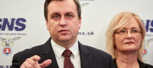 Zákaz zahaľovania tváre na verejnosti platí už v niektorých štátoch, SNS ho chce aj na Slovensku