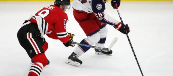 Video: Ovečkin sa hetrikom vyrovnal Bondrovi, Pánik skóroval a Halák vychytal triumf Islanders