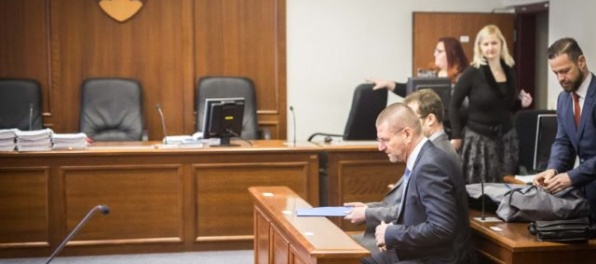  V kauze nástenkový tender vypovedali poslední plánovaní svedkovia