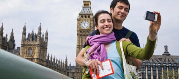 Oslabenie libry láka väčší počet turistov do Británie