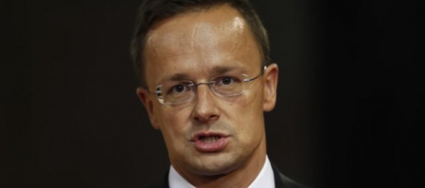 Tlak je jediná možnosť, ako donútiť Kyjev zmeniť príslušnú legislatívu, tvrdí Szijjártó