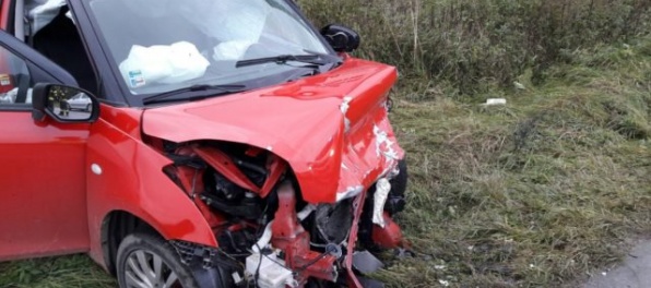 Foto: Tínedžer na Octavii prešiel do protismeru, čelnú zrážku neprežila spolujazdkyňa zo Suzuki