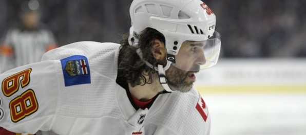 Video: Jágr odohral prvý zápas v drese Flames, bolo to náročné a necítil sa dobre