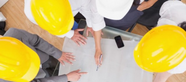 Stavebným spoločnostiam chýbajú pracovníci, musia odmietať skoro 20 percent zákaziek