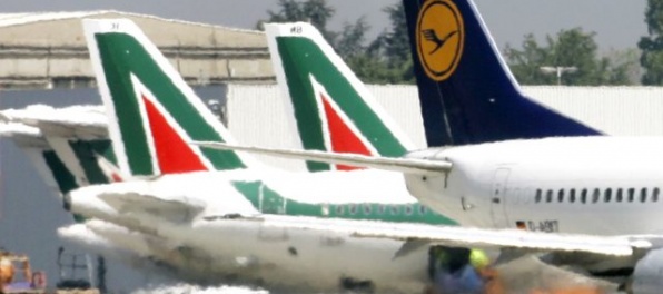 Lufthansa chce údajne kúpiť zbankrotovanú Alitaliu, znížila by počet letov i pracovných miest