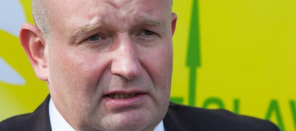 Blaško odstupuje z boja o post bratislavského župana, podporí Ftáčnika