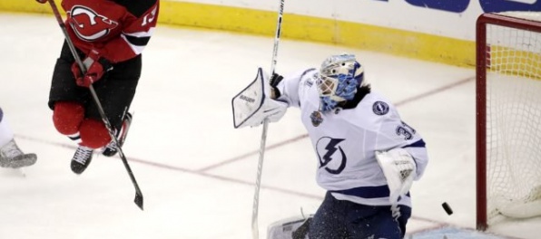 Video: Kučerov napodobnil hviezdy NHL, Budaj predviedol 30 zákrokov a Rangers prehrali prestrelku