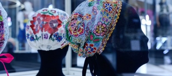 Od kolísky v kráse – Aupark Bratislava sa obliekol do kroja