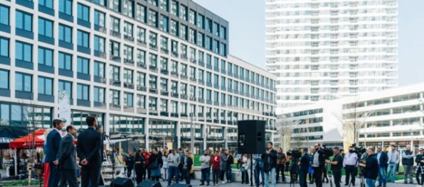 V biznis štvrti Panorama vznikol nový verejný priestor s detským ihriskom