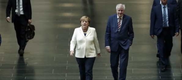 V berlínskom Reichstagu zasadne novozvolený parlament, očakávajú sa prvé nezhody so stranou AfD