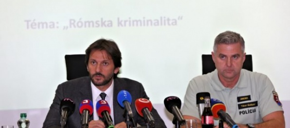 Kaliňák predstaví do konca roka riešenie rómskej kriminality, spolupracuje so špecialistami