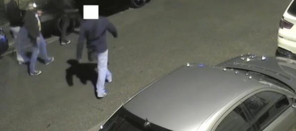 Foto: Polícia hľadá svedkov z kamerových záznamov, stále vyšetruje vraždu v Bratislave