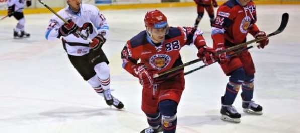 Detva po prvý raz v sezóne vyhrala, Trenčín prehral a na pohronské derby meškali rozhodcovia