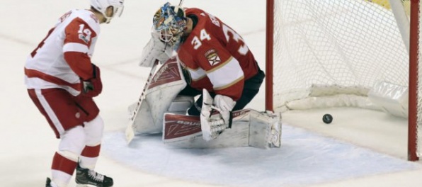 Video: Halák víťazne, Budaj s prehrou a Tatarov Detroit sa dočkal víťazstva po šiestich prehrách v NHL (aktualizované)