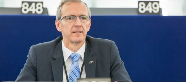 Ak má byť EÚ hlasom proti sexuálnemu obťažovaniu, musí si najprv podľa Štefanca urobiť poriadok doma