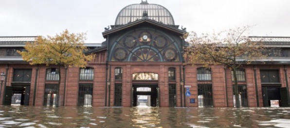 Foto: Silné búrky zabíjali v Nemecku, Poľsku aj Česku. Centrum Hamburgu zaplavila voda