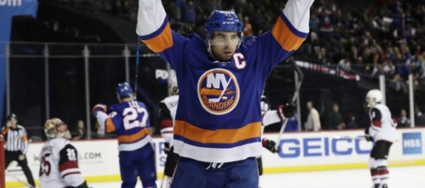 Útočník Tavares dvomi hetrikmi prekonal Pálfyho a stal sa hviezdou týždňa NHL