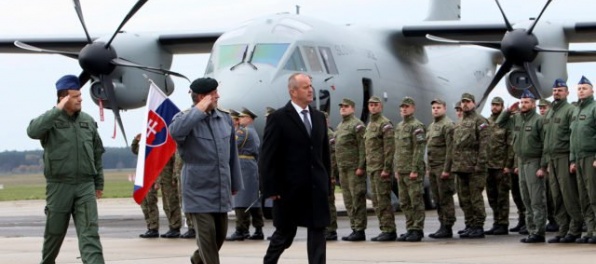 Foto: Minister Gajdoš odovzdal lietadlo Spartan, techniku nebudú využívať len na vojenské účely