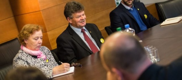 Návrh kolektívnej zmluvy pre verejnú správu nezahŕňa pedagógov, tvrdia školskí odborári