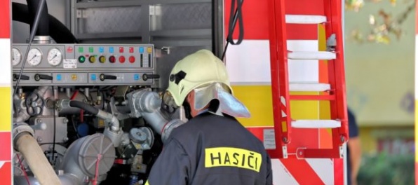 Hasiči upozorňujú na zvýšené riziko vzniku požiaru na cintorínoch