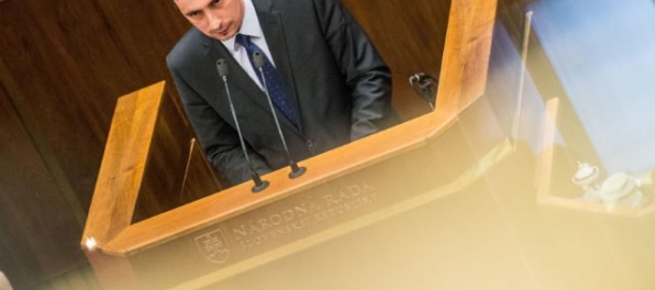 Prvovoliči by mali využiť právo voliť, upozorňuje Marosz