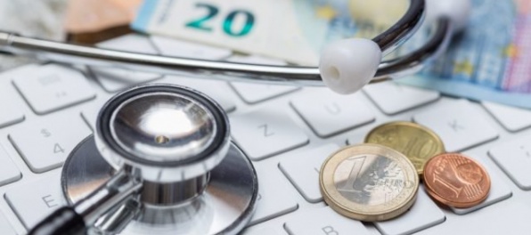 Ortopéd z nitrianskej nemocnice vzal úplatok už dvakrát, polícia ho sledovala niekoľko mesiacov