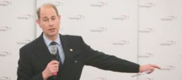 Princ Edward udeľoval na gymnáziu v Bratislave Medzinárodné ceny vojvodu z Edinburghu