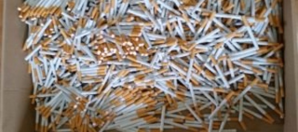 Colníci zaistili v Trenčianskom kraji mužov, ktorí nelegálne vyrábali cigarety