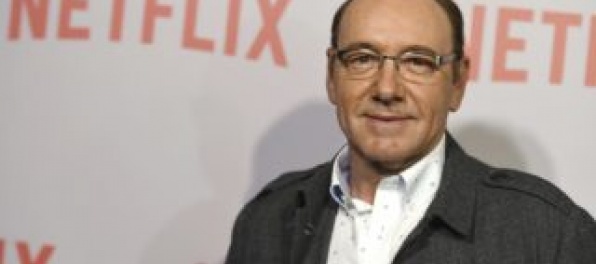 Netflix prerušil vzťahy s hercom Kevinom Spaceym, neodvysiela ani pripravovaný film