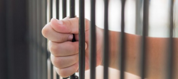 Tomáš hajloval na verejnosti pod vplyvom alkoholu, odsúdili ho podmienečne na osem mesiacov