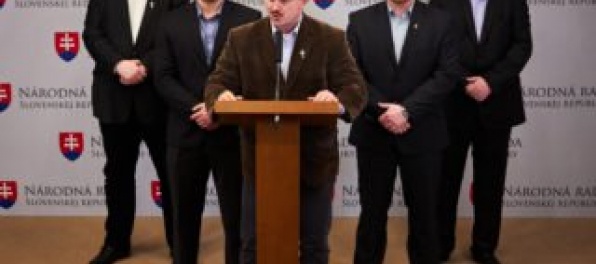 Financovanie Kotlebovej strany zo zahraničia sa nepotvrdilo, NAKA nezačne trestné stíhanie