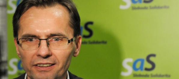 Nákup vozidiel pre ministerstvo obrany je pokútny obchod, tvrdí podpredseda SaS Galko