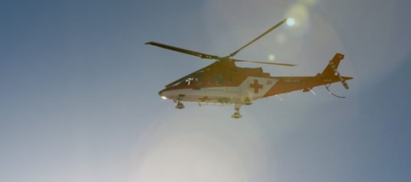 Na diaľnici D1 sa zrazili dve autá, vážne zranenú ženu previezol vrtuľník do nemocnice