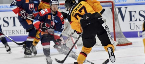 Na Nemeckom pohári podávajú Slováci obetavé výkony, v dvoch zápasoch inkasovali len jeden gól