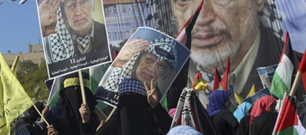 Palestínčania si prvýkrát od obsadenia Pásma Gazy Hamasom pripomenuli výročie úmrtia Arafata