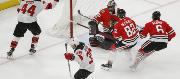 Video: „Diabli“ v prestrelke zdolali Chicago, Pánik s dvoma mínuskami a rozdal päť bodyčekov