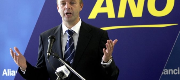 Sťažnosť exministra Ruska proti vzatiu do väzby už predložili odvolaciemu súdu