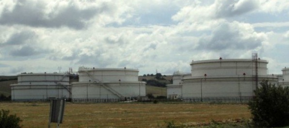 Slovensko má dostatočné núdzové zásoby ropy a ropných produktov