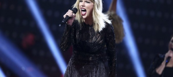 Taylor Swift ohlásila turné, európske termíny zatiaľ chýbajú Taylor Swift ohlásila turné, európske termíny zatiaľ chýbajú