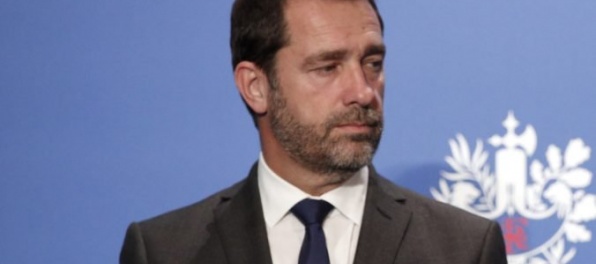 Macronova strana si zvolila nového lídra, stal sa ním hovorca vlády Christophe Castaner