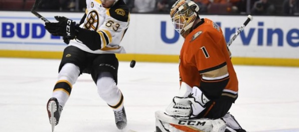 Video: Peter Cehlárik strelil svoj prvý gól v NHL, bekhendom poslal puk do siete (aktualizované)